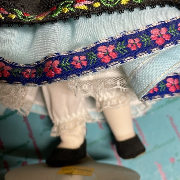 Madame Alexander Vintage Rumania Doll 586 - Picture 5 of 8